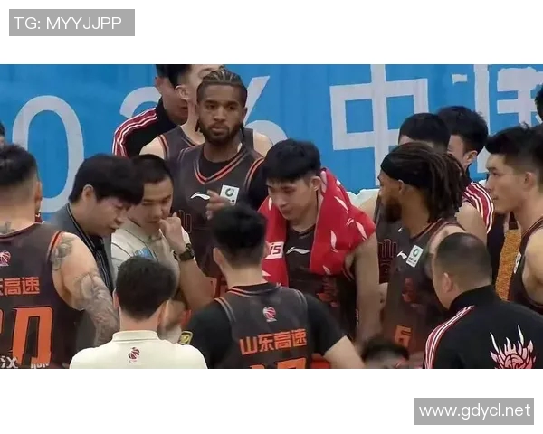 媒体人:山东男篮客场遭遇伤病潮,新外援25日抵达济南